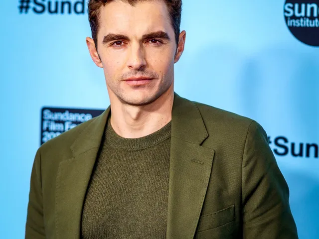 Portraits → Studio